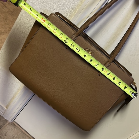 Tory Burch Robinson Pebbled Tote - Picture 14 of 16